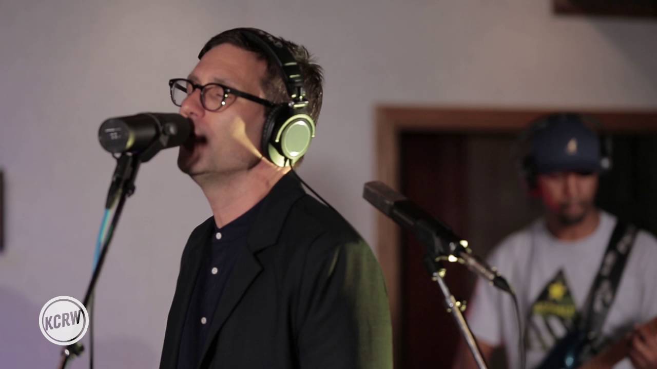 Jamie Lidell performing 