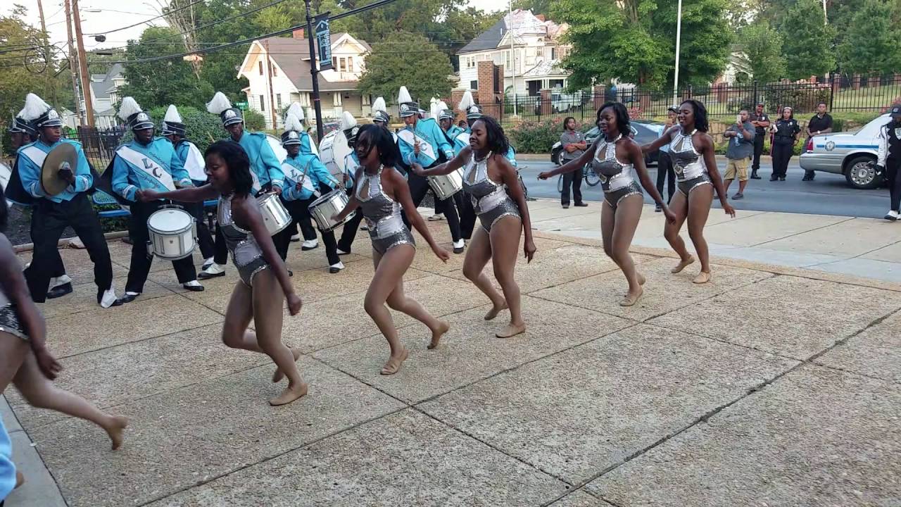 Livingstone college blue thunder marching  band tunnel 2016