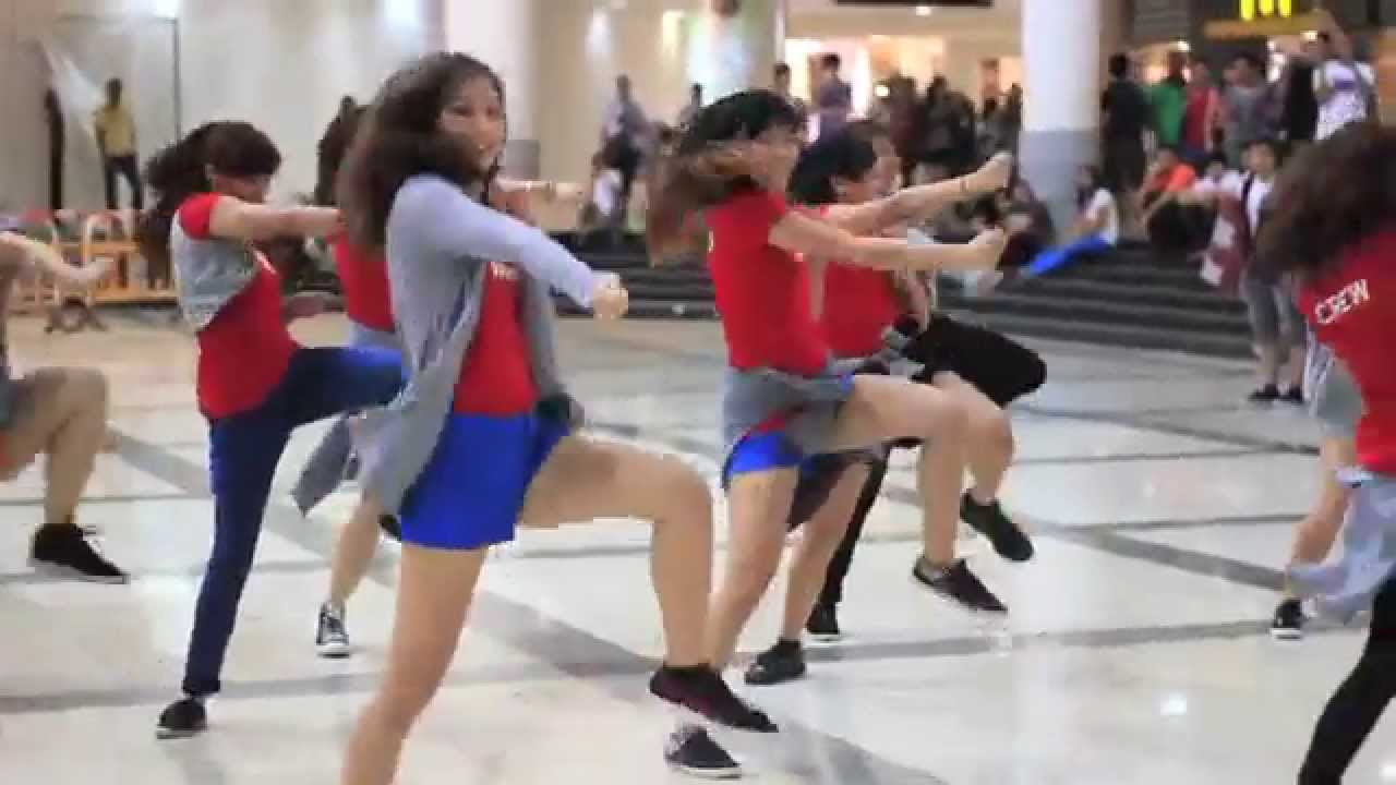 KPOP Flash Mob with LSDC-Street