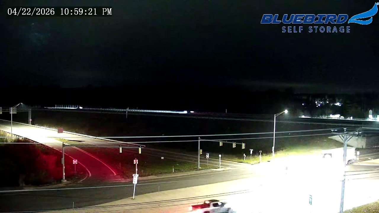 Live 24/7: Londonderry NH Traffic Cam &ndash; Interstate 93 | Bluebird Self Storage Cam