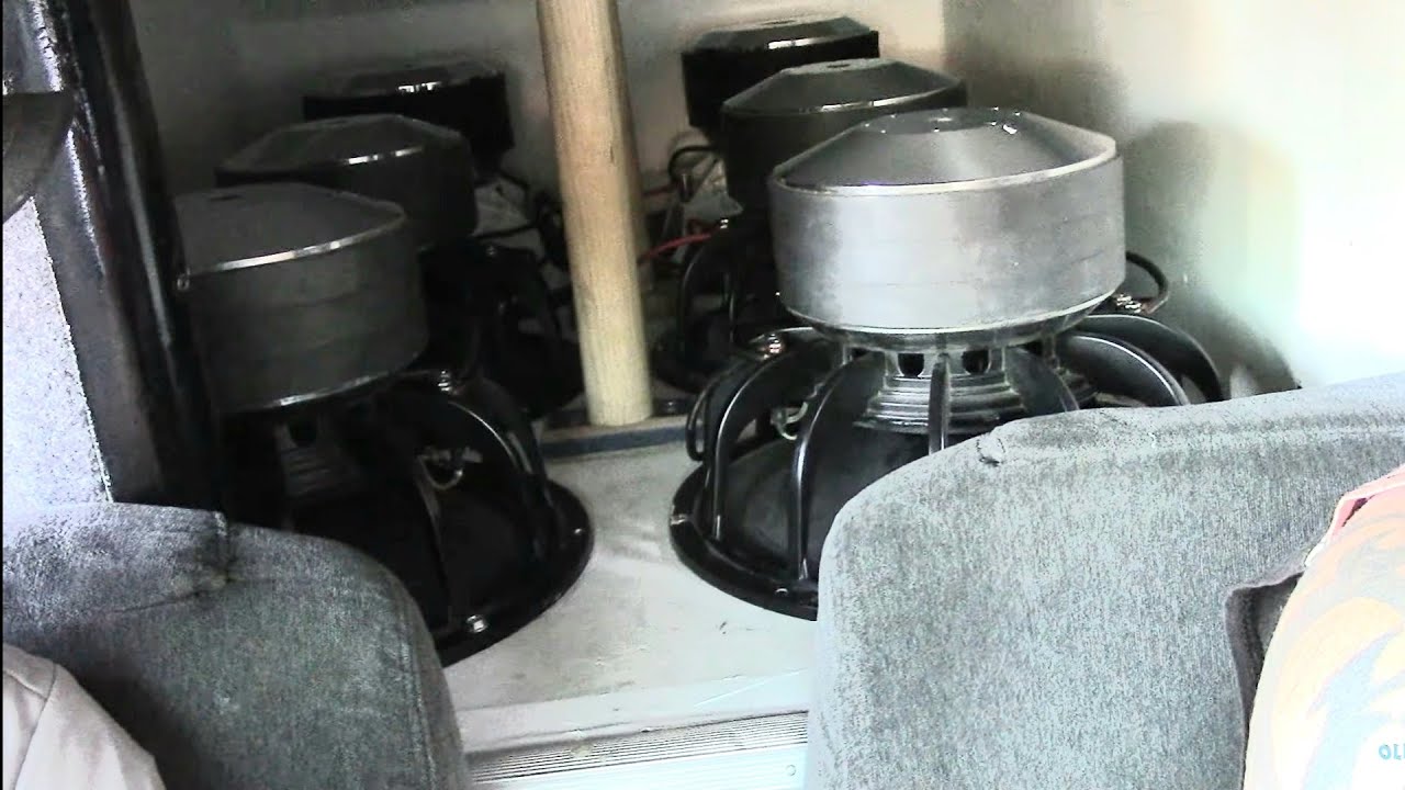 SIX SOUNDRIVE 15S ON 3 TARAMPS AMPS KNOCKS HARD!