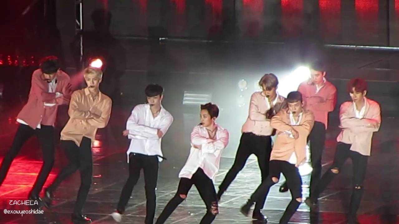[FANCAM] 161022 EXO Monster at Lotte Family Festival 엑소 팬캠
