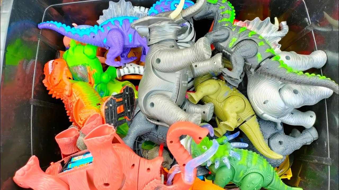 เปิดกล่องของเล่นมหาศาล ไดโนเสาร์ช้างม้าวัวควายหลาย10ตัว Open a huge toy box Dinosaurs,elephant,horse