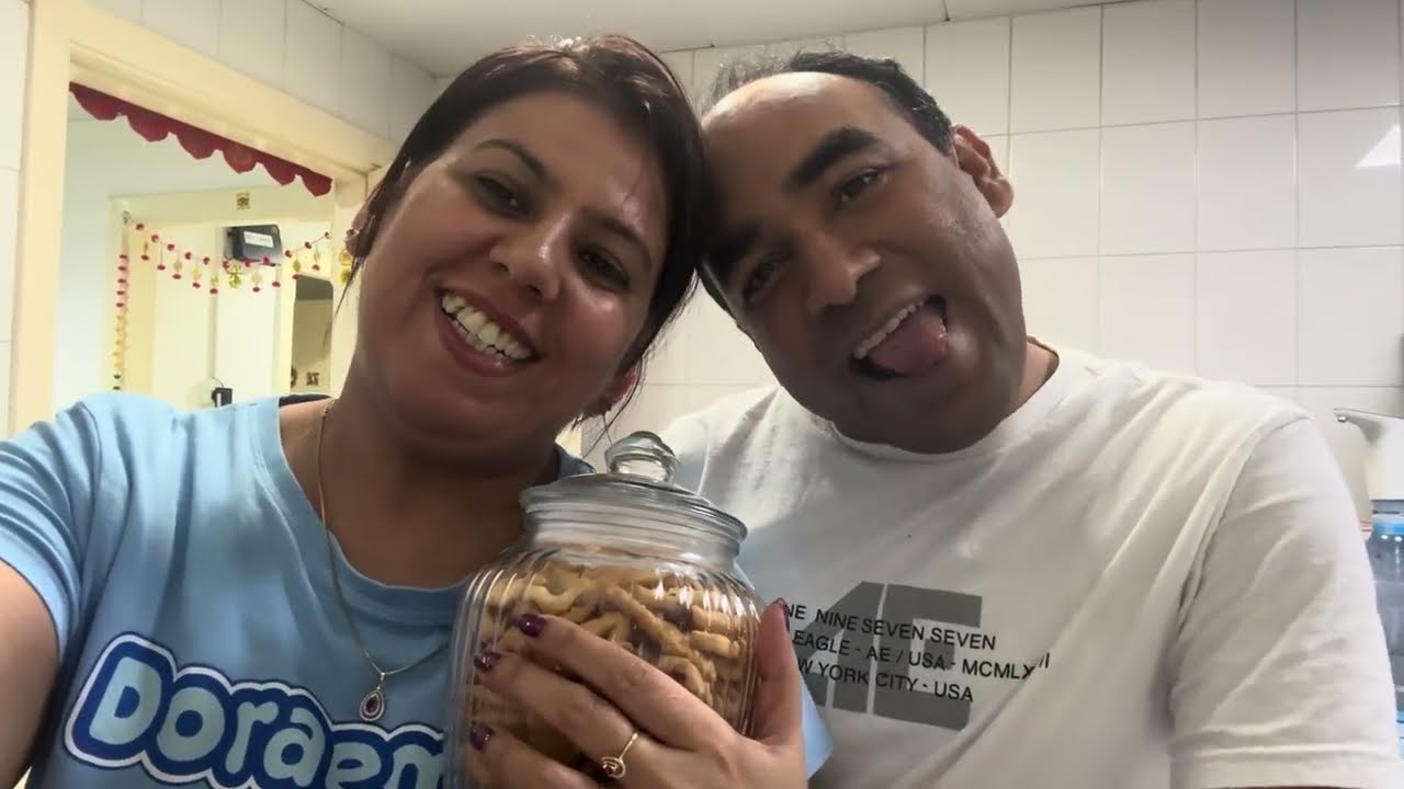 UAE attacks,but himmat karke holi ke liye banaya ye snacks 😭