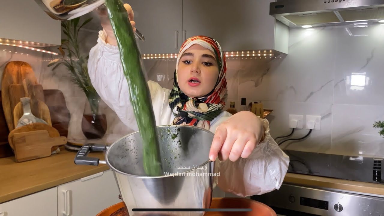 سر لون الملوخية الاخضر وكيف يكون فيها عرق 👌