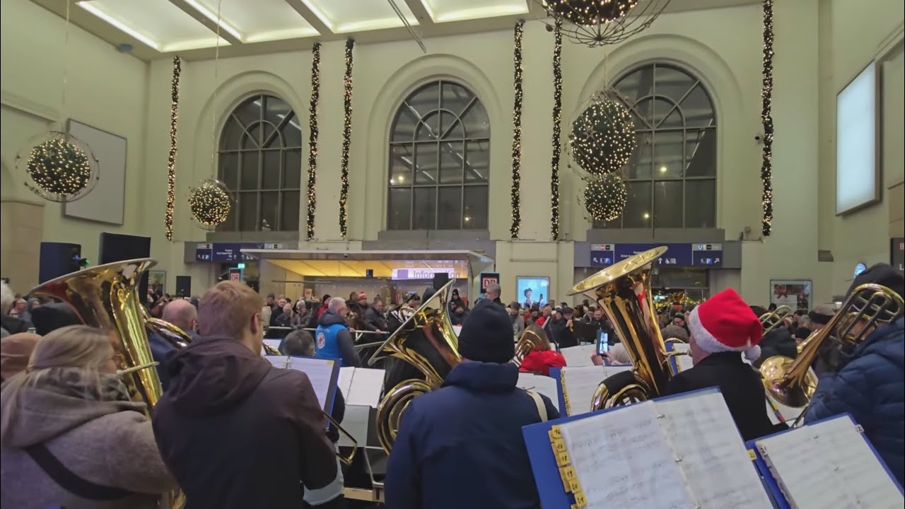 Heiligabend (2025): Weihnachtssingen im Hauptbahnhof Hannover 🎅♫🎄|| Germany || Cuộc sống ở Đức