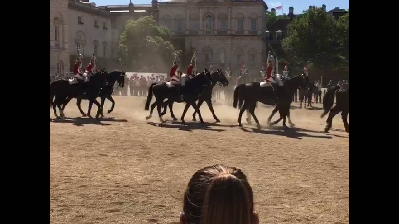 Londrada n&ouml;bet değişimi changing of the guards in London