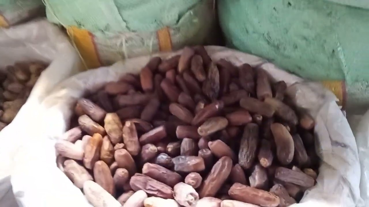 هات بعشرين جنيه زبيب 😀😃الاسعار غاليه اوي 