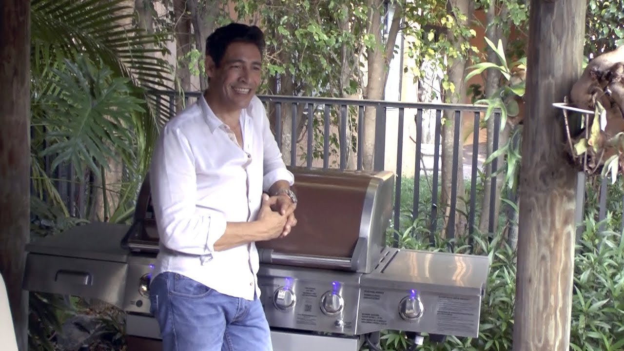 La casa de Johnny Lozada, el mismo nos dio un paseo por su hogar