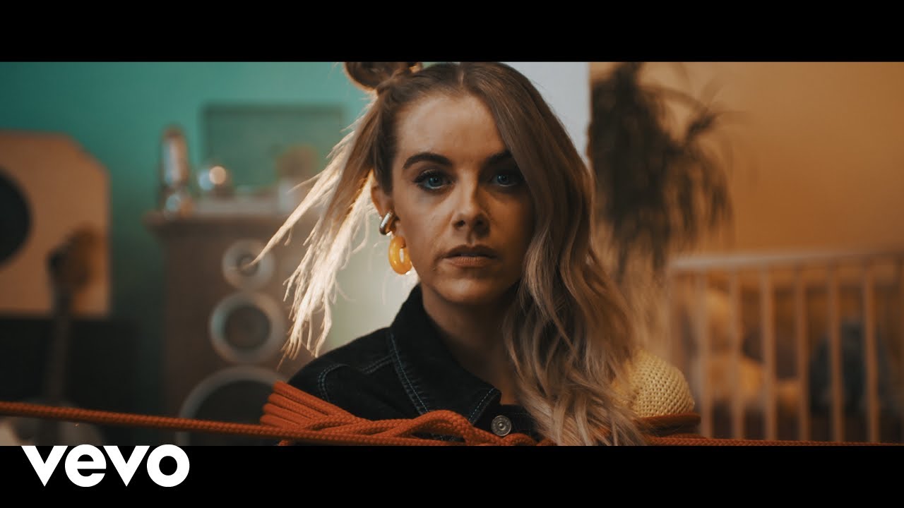Lindsay Ell - fence sitter (Visualizer)