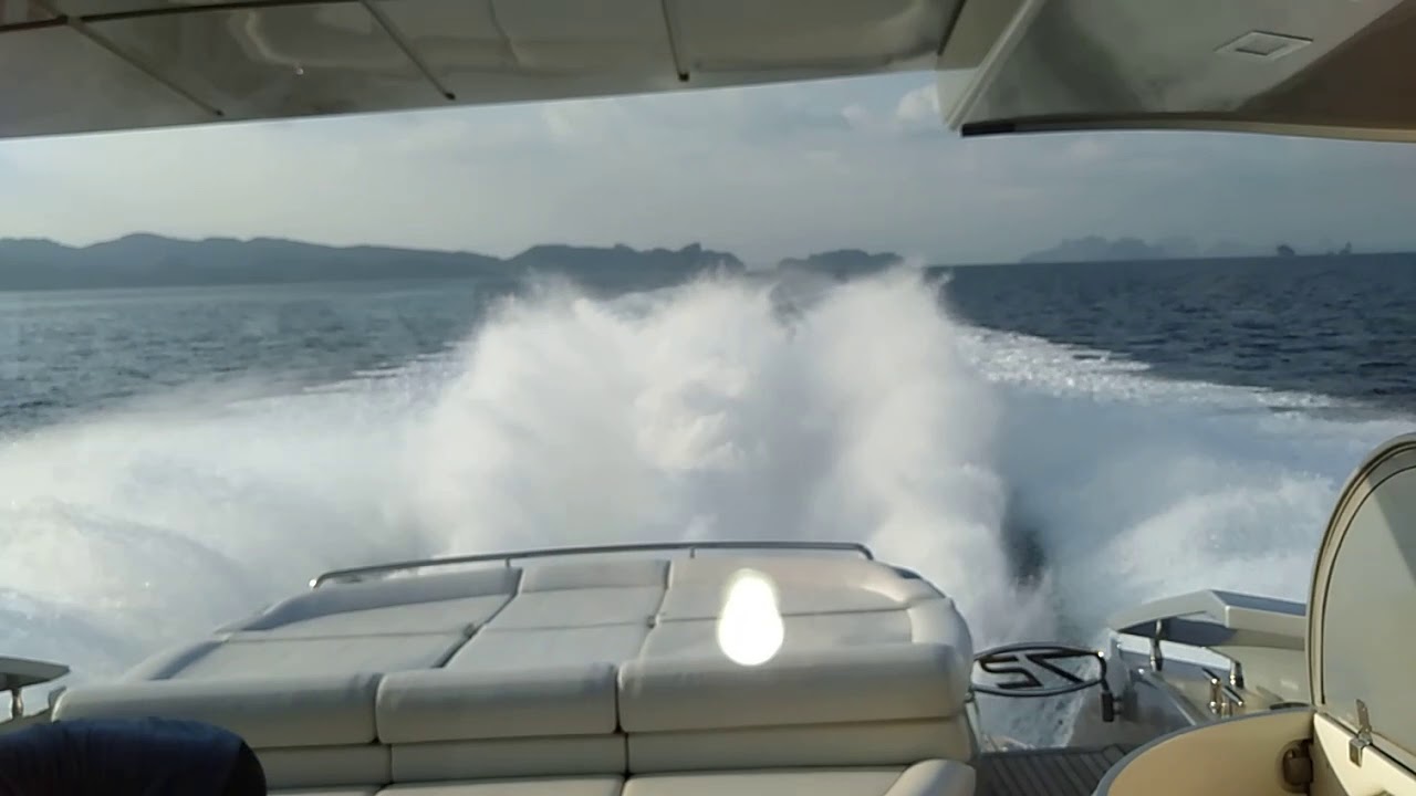 Pershing 72  test full speed