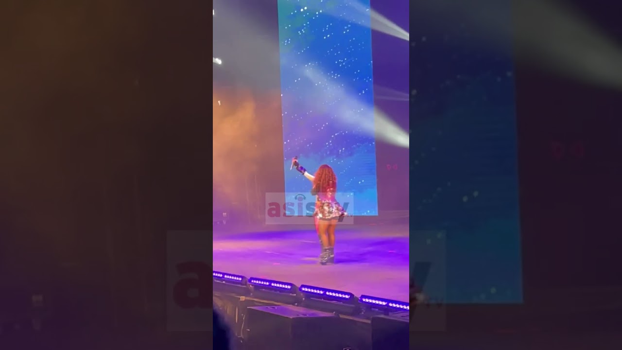 Fey y Tatiana “Gatos en el balcón” / Arena Monterrey