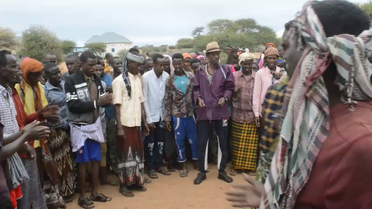 gudoomiyaha degmada Diinsoor Ibrahim mohamednur (shigshigow) oo soo bandhigay ciyaar mucjiso ah