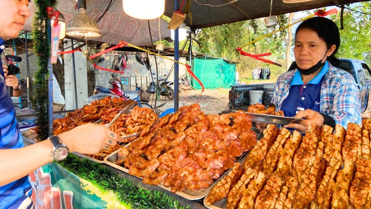 Non Stop Cooking! 300kg Grilled Pork Neck With Charcoal Cooked by Grandma Everyday |Thai Street Food