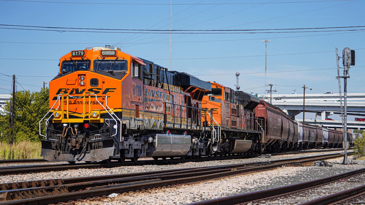 Lots of Trains at Tower 55: Feat. BNSF 25th unit & UP 8444