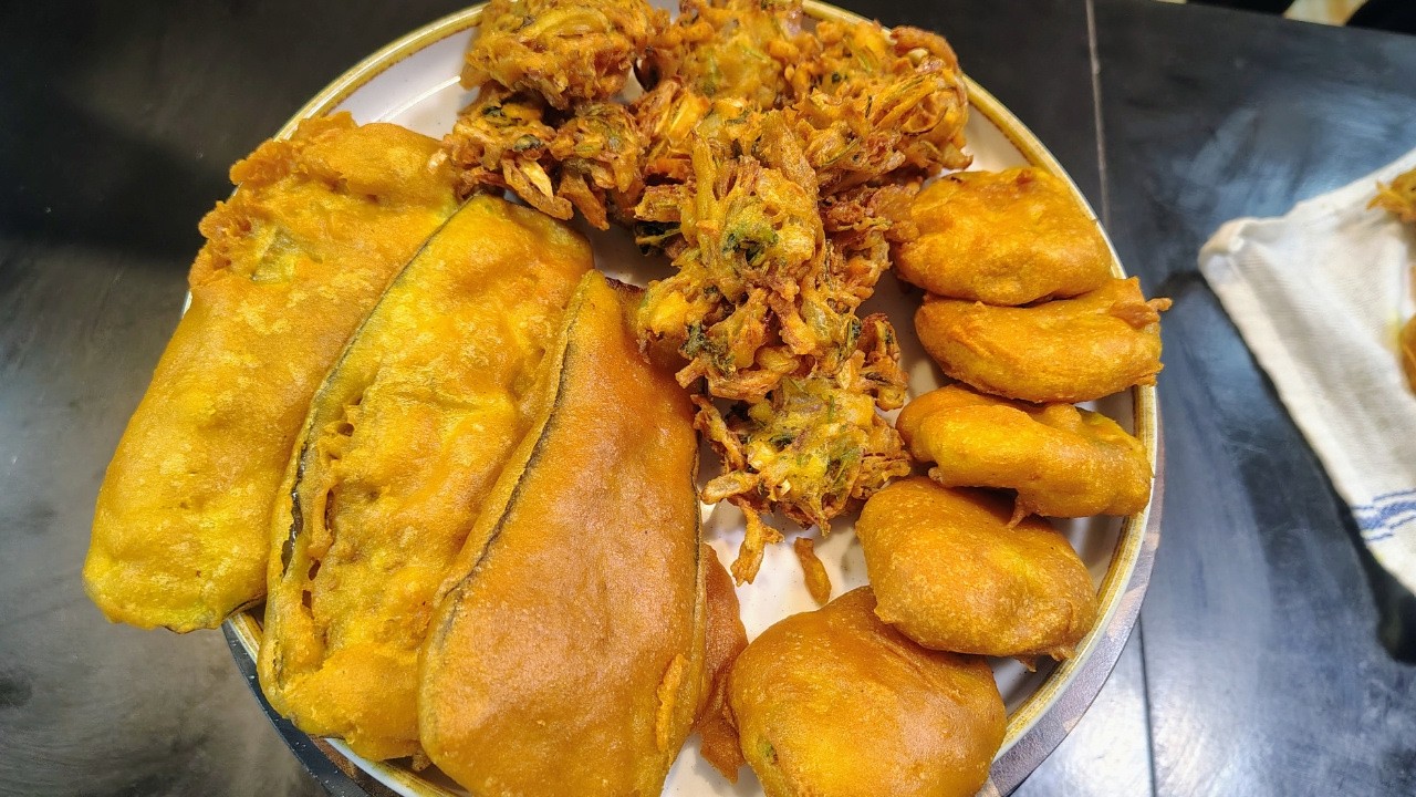 আলুর চপ, বেগুনি, পিয়াজু বাজার জন্য বেসন তৈরি করার পারফেক্ট নিয়ম