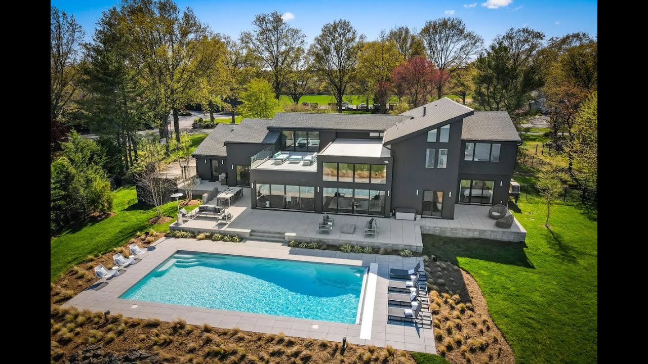 Sophisticated Waterfront Home in Rumson, New Jersey | Sotheby's International Realty