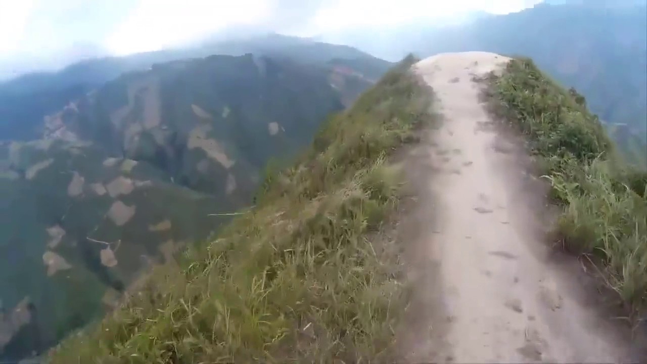 T&agrave; X&ugrave;a - Cung đường tr&ecirc;n ch&iacute;n tầng m&acirc;y