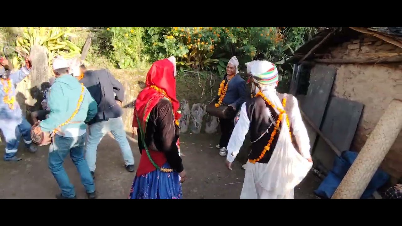 हाम्रो भैसाछोपे को हल्का लहरे मारुनि नाच सिक्दै 