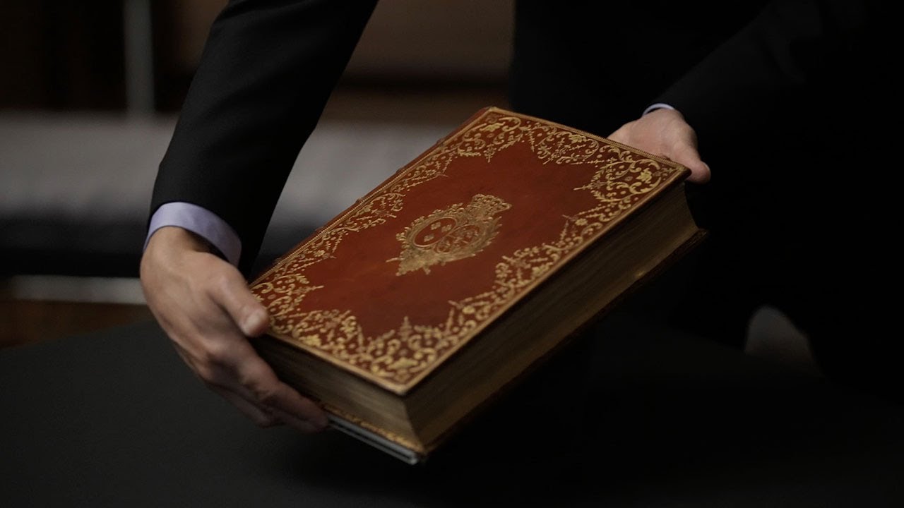 Bound for Versailles: Investigating the Jayne Wrightsman Bookbindings Collection