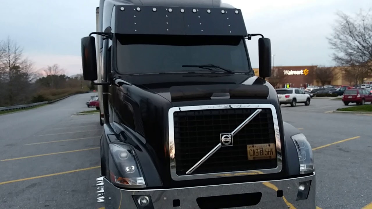 Mid America truck show 2019 Volvo VNL 780