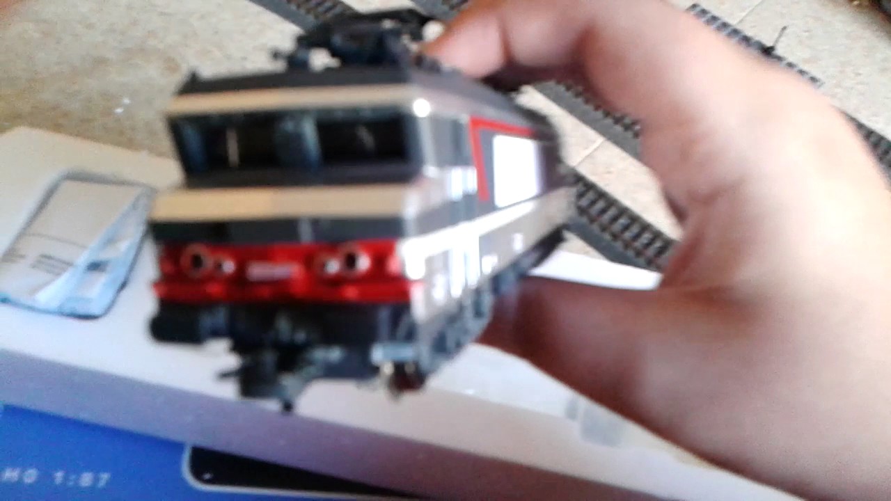 BB 22347 (jouef  pas encore adapt&eacute;e au circuit)