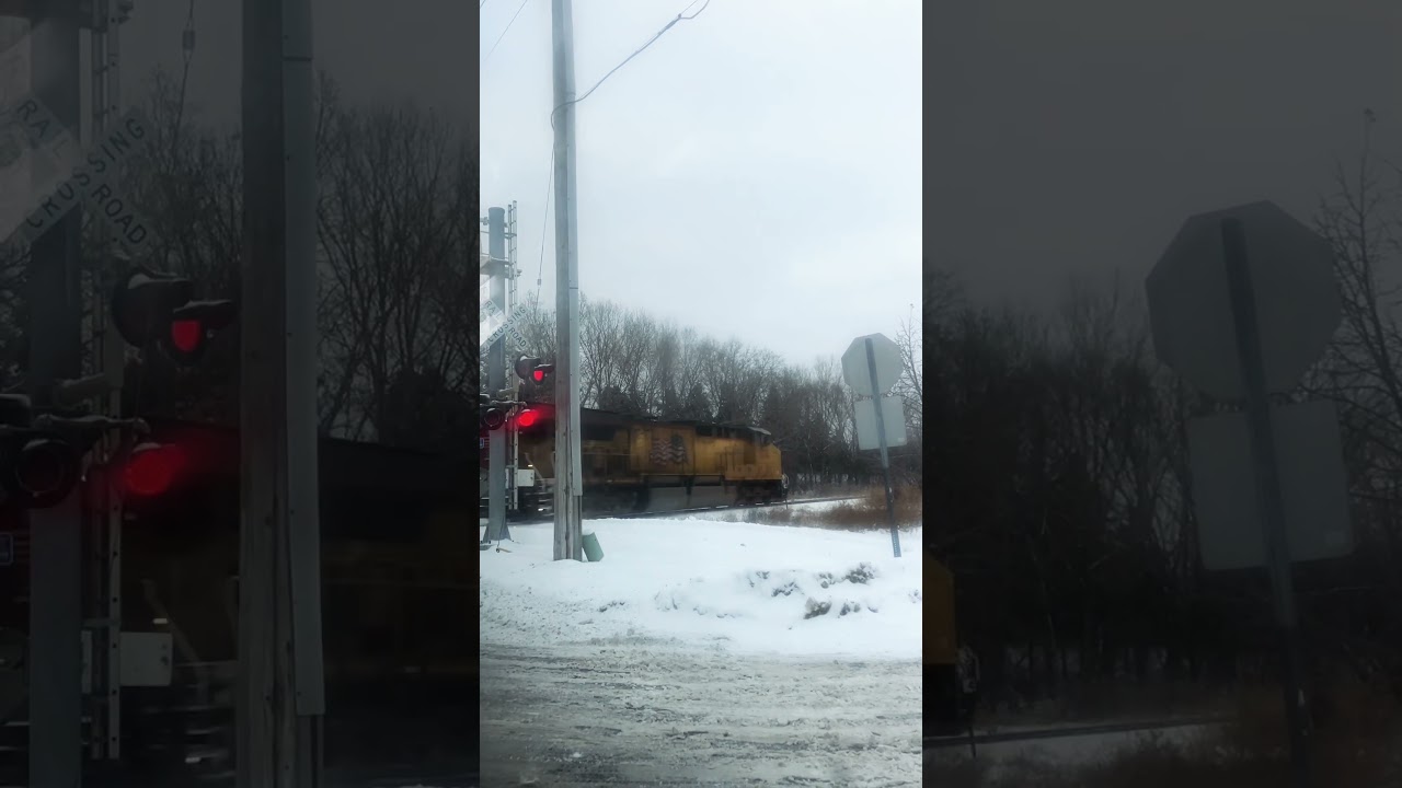 Railfanning Union Pacific coal hopper freight 1/4/2026