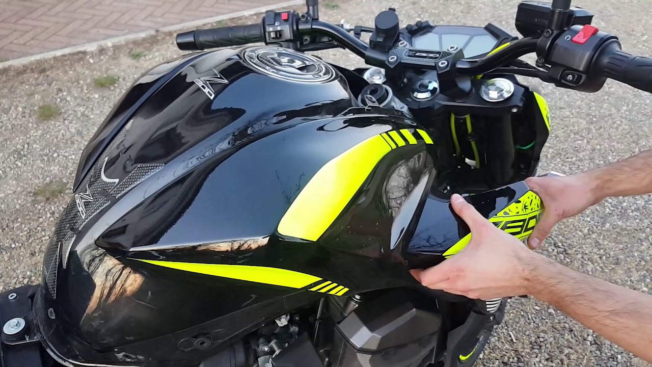 Tagliando Kawasaki Z800e, smontaggio carene e ripotenziamento