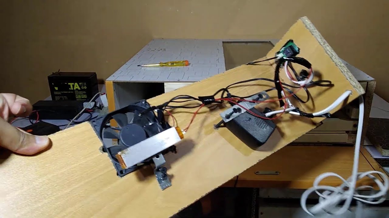 Single tray hatching box with ptc heater circulation