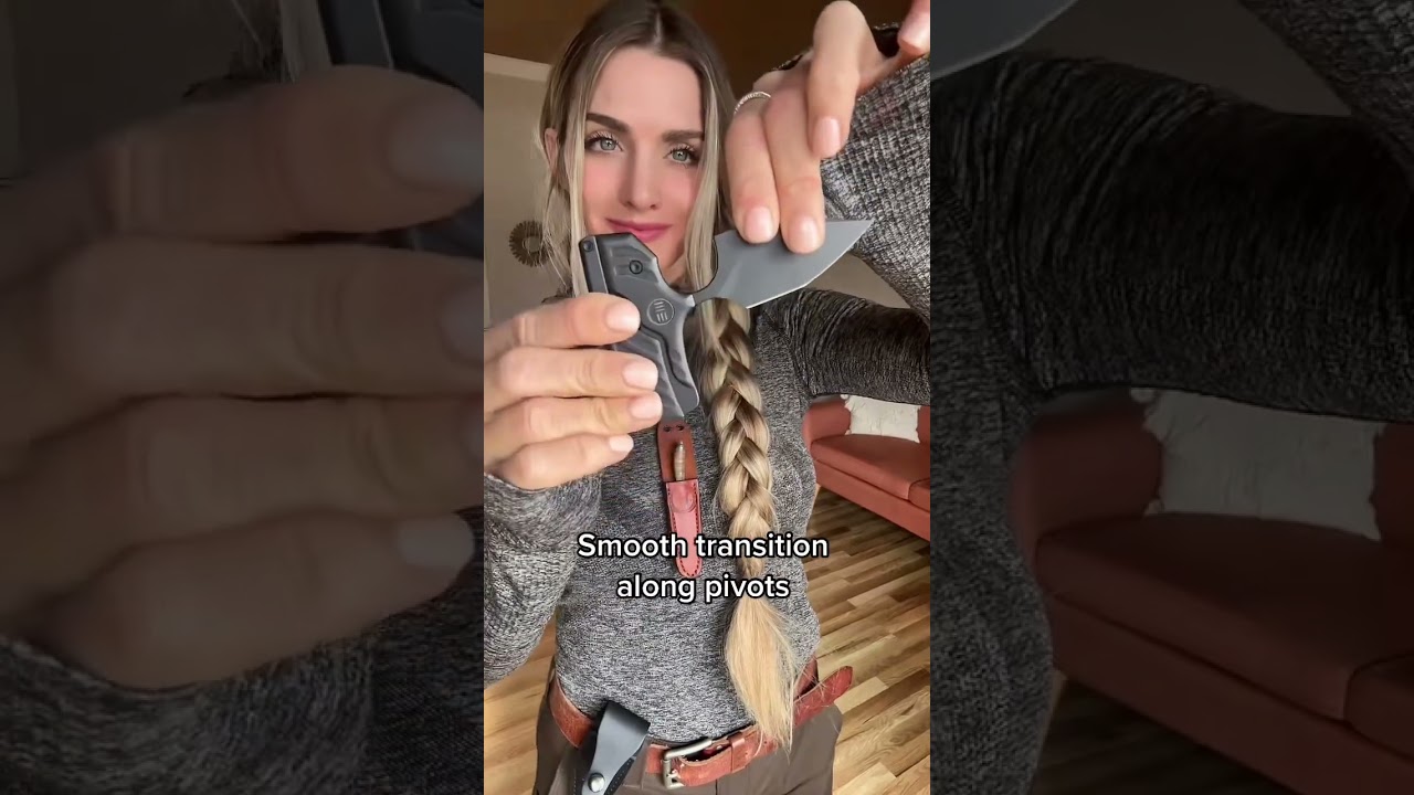 Knife transforms to dagger