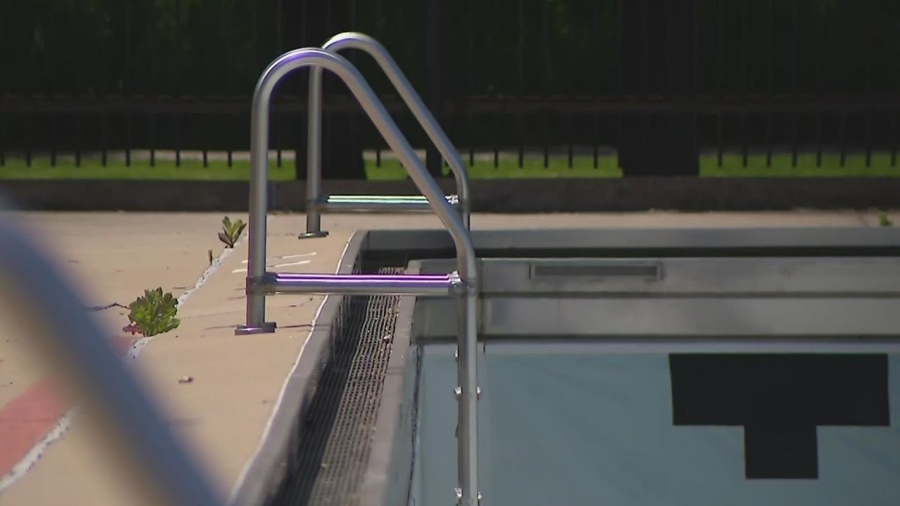City pools remain closed because of lifeguard shortage