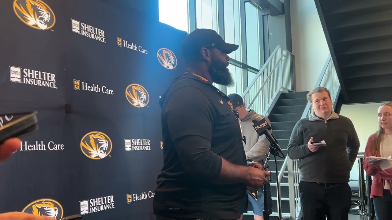 Тренер по тайт-эндам Алекс Аткинс – доступен для просмотра с 14 марта.