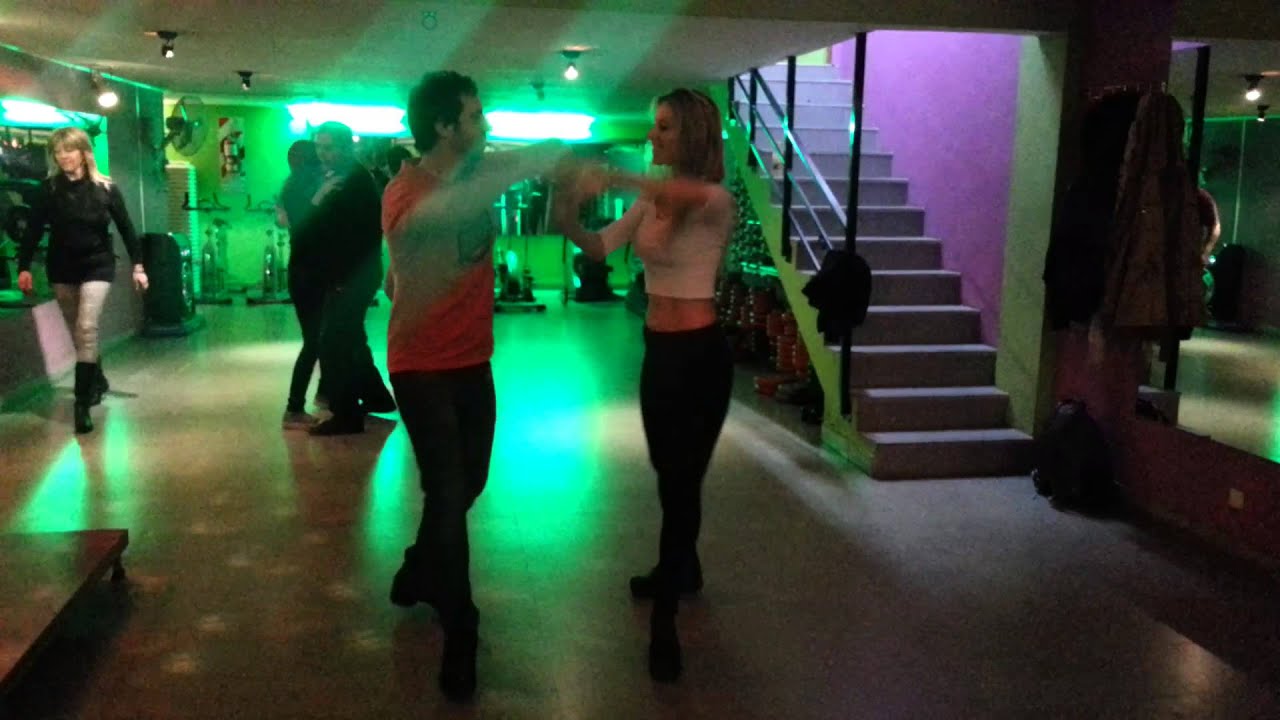 Luc&iacute;a y Luis- Bachata Sensual y Moderna