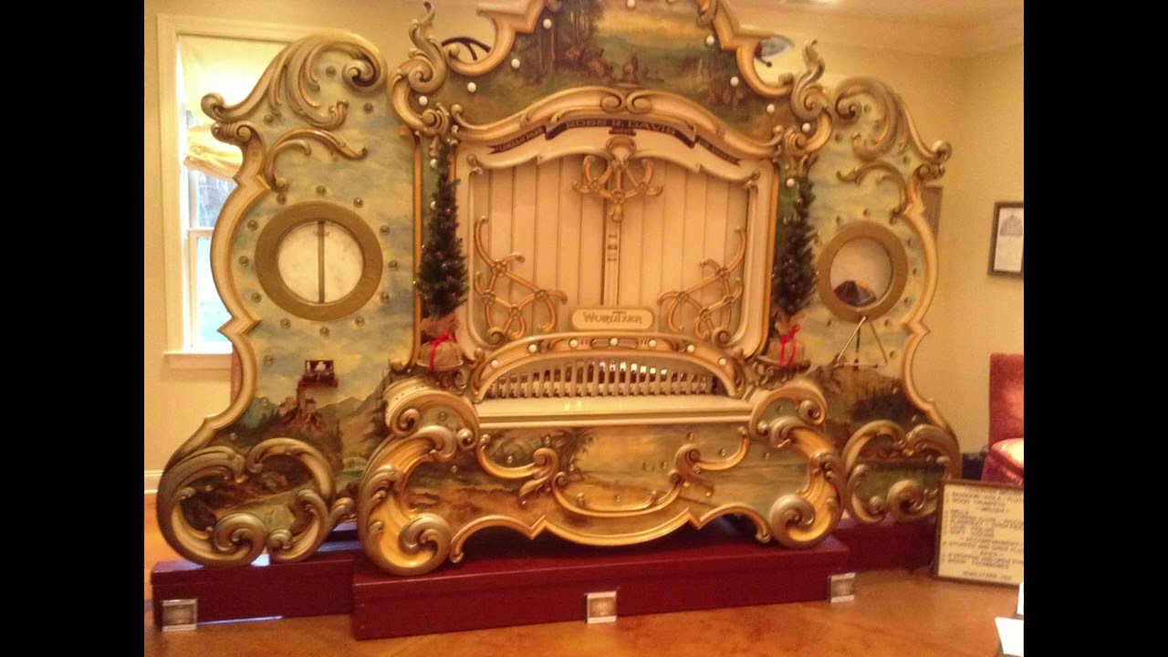 "Deck The Halls" Glenn Thomas's Wurlitzer 165