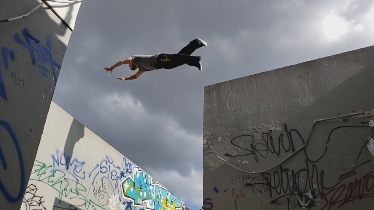 Extreme Parkour and Freerunning  - NO LIMITS