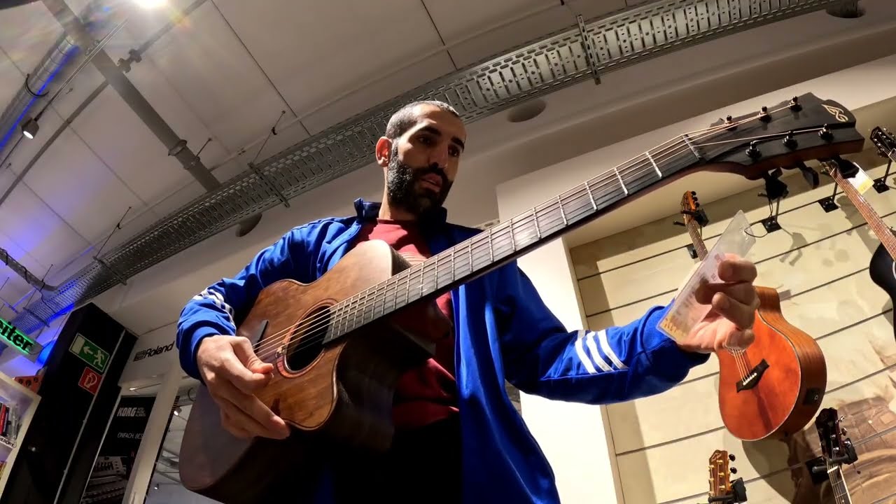 MUSİC STORE KÖLN Gördüğüm en büyük Mağaza