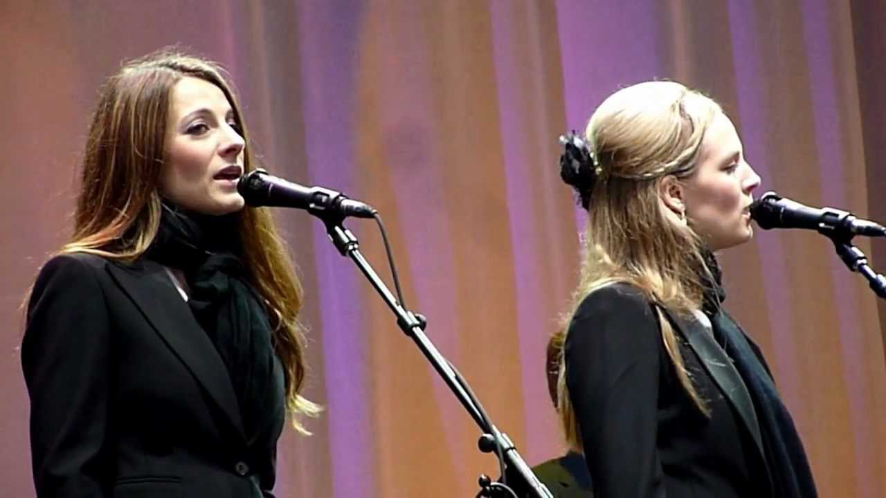Leonard Cohen - The Webb Sisters - Come Healing - Helsinki, Finland - 02092012
