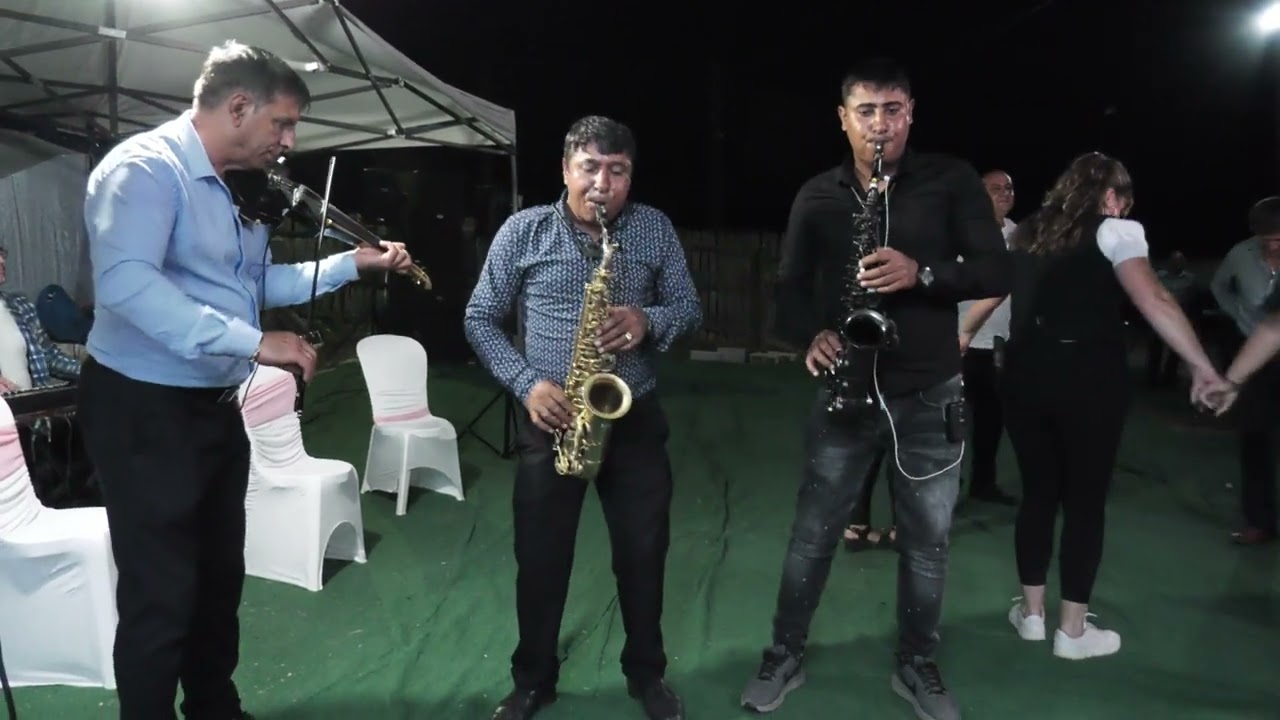 Ionel de la Cetate🎷si juniorul🎷SHOWsax &🎻& Formatia Profesional - Botez Mihaela Daniela la Scapau