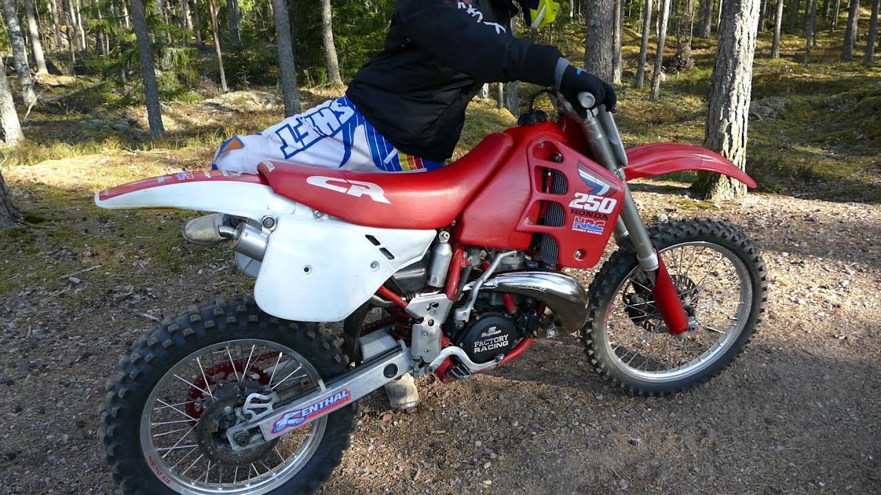 Honda CR250R 2-Stroke - Woods Ride & Braaps | Raw