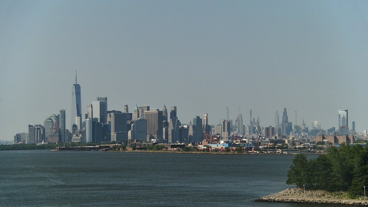 New York City Skyline LIVE: Chill Views from Brooklyn