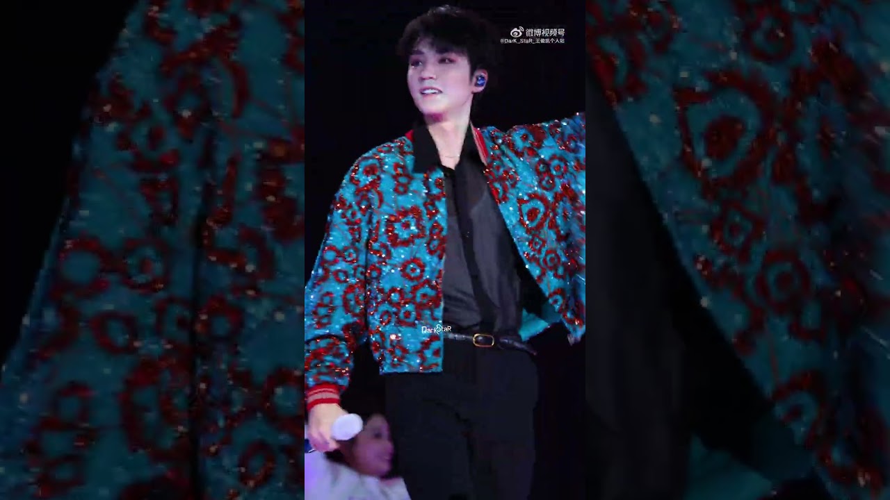 【TFBOYS 王俊凱】高清飯拍 QQ音樂超級巔峰之夜  王俊凱《心引力》引全場粉絲大合唱  【Karry Wang Junkai】