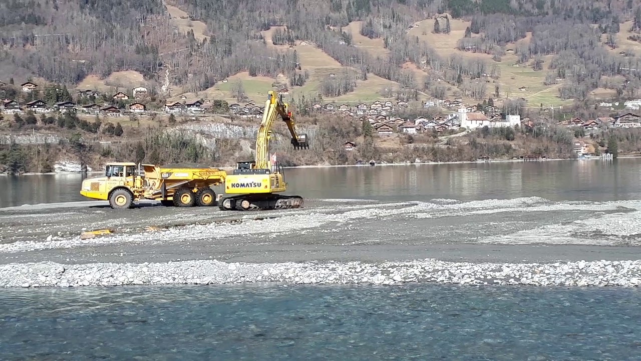 Kiesbagger in B&ouml;nigen am Brienzersee