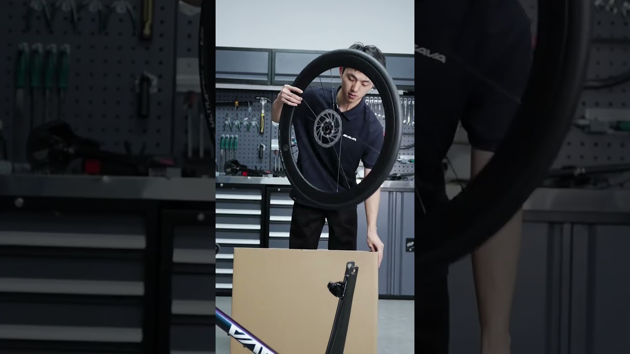 Assembly video of the Hawkeye SLR7-105. #bike #roadbike #unboxing #install #savabike