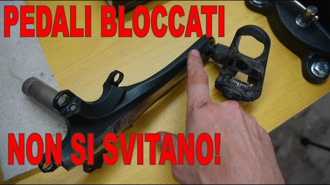 Cambiare i pedali, anche quando non si svitano e sono bloccati!