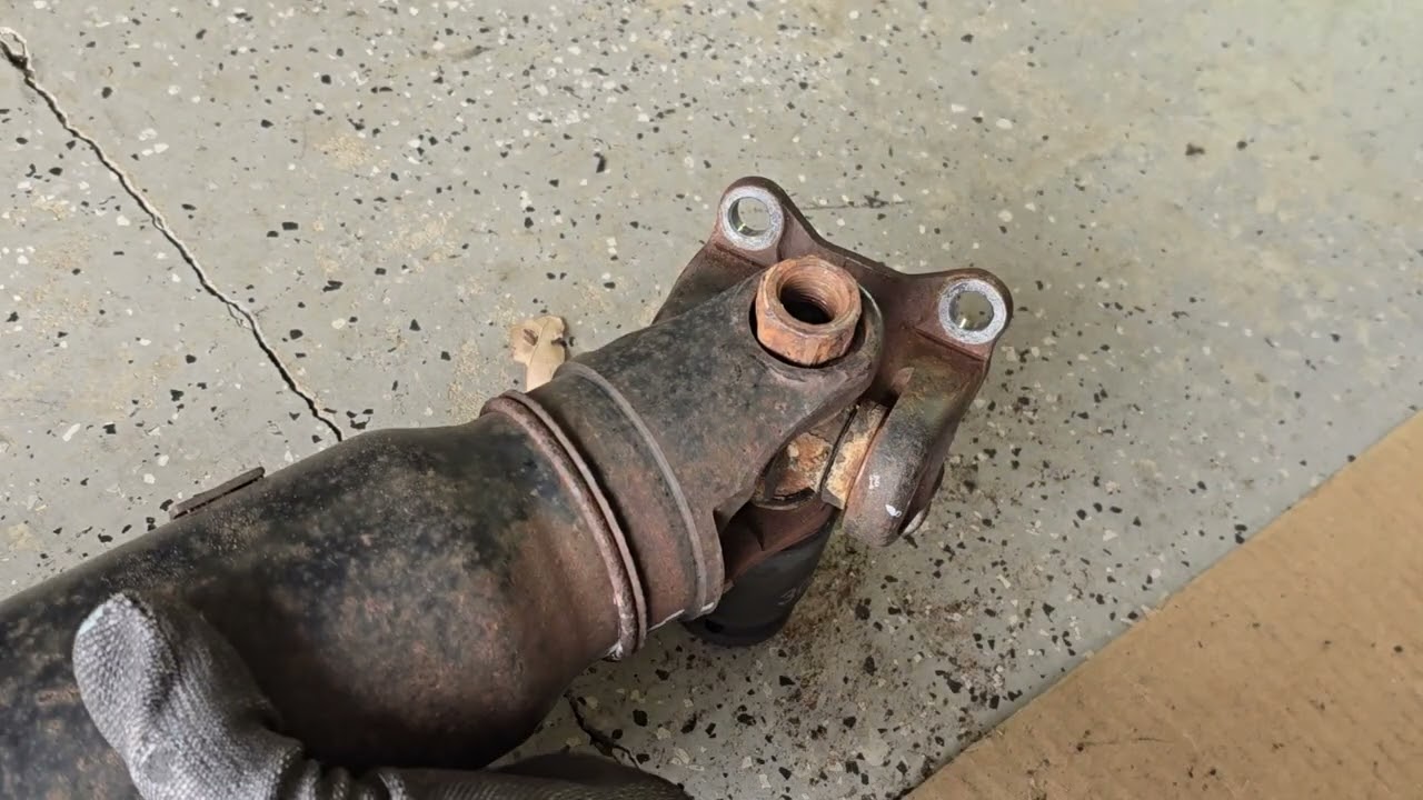 2008 FJ Cruiser Rear Driveshaft U joint replacement Mako Driveshafts