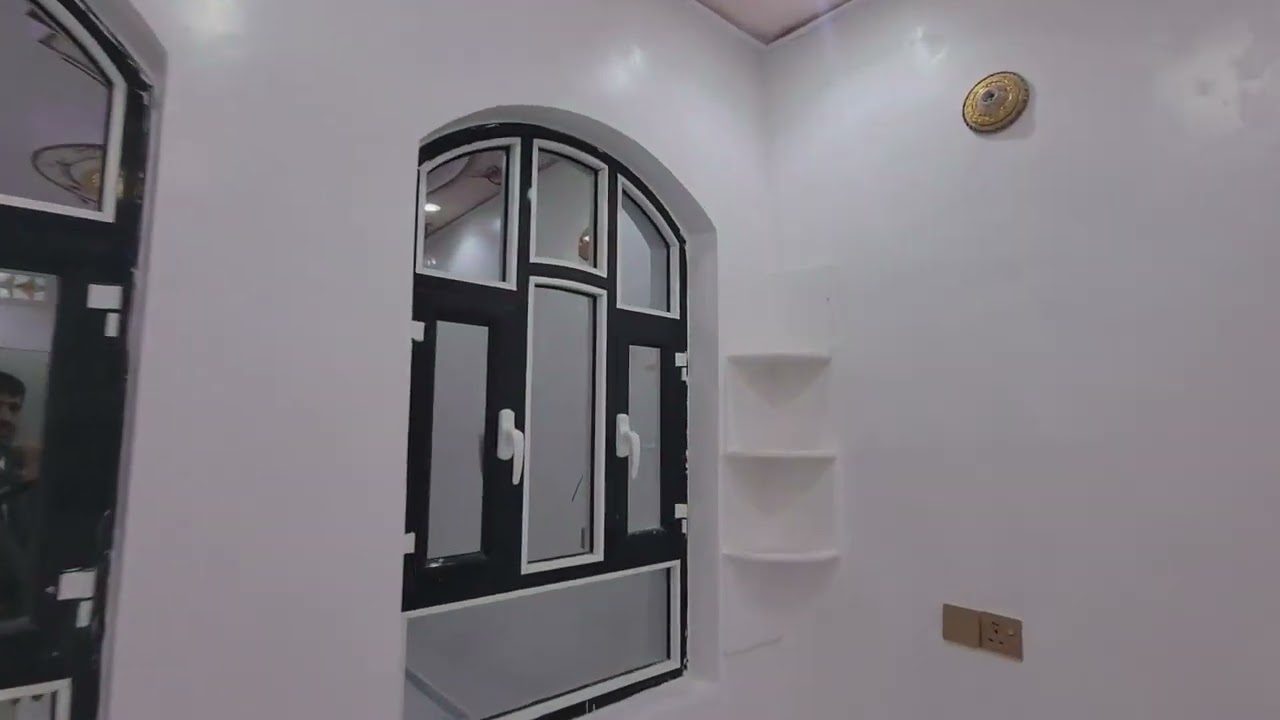 عماره للبيع مساحة ثلاث لبن ثلاث شقق بسعر 65مليون اعلان رقم(708) للتواصل 771677481