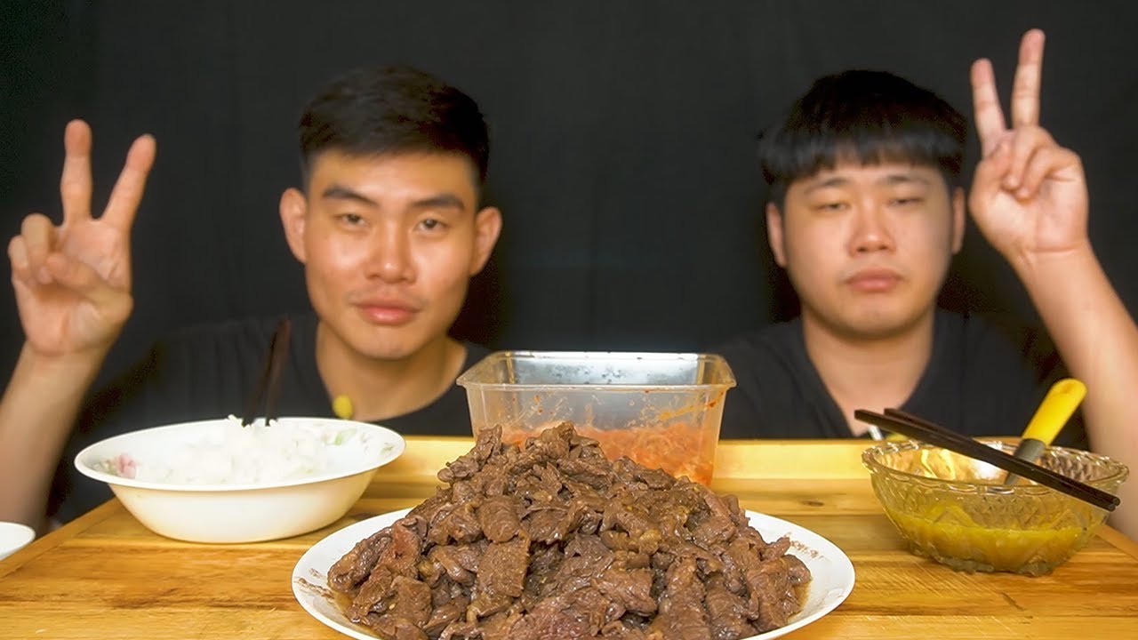 MUKBANG WAGYU MB 5 PAKAI SAUS TELUR DAN KIMCHI EMPUK KAN MAEN