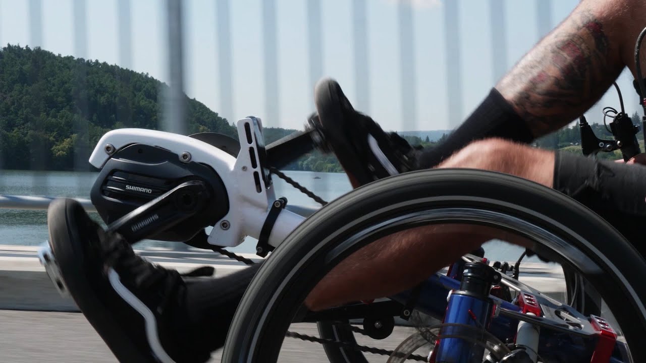 Full suspension recumbent electric trike AZUB Ti-FLY 26 in action!