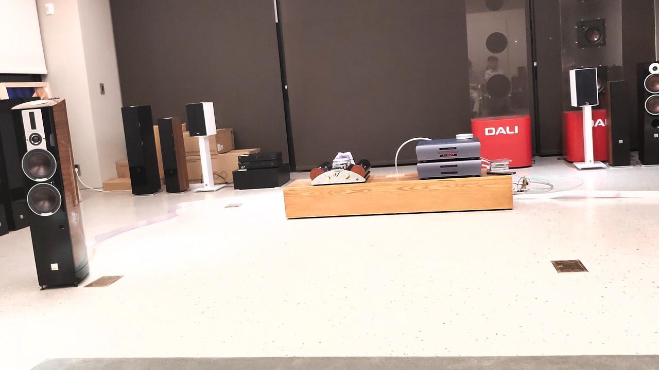 03 DALI Epicon 8 + EAR YOSHINO V12 + Playback MPT8 & MPD8
