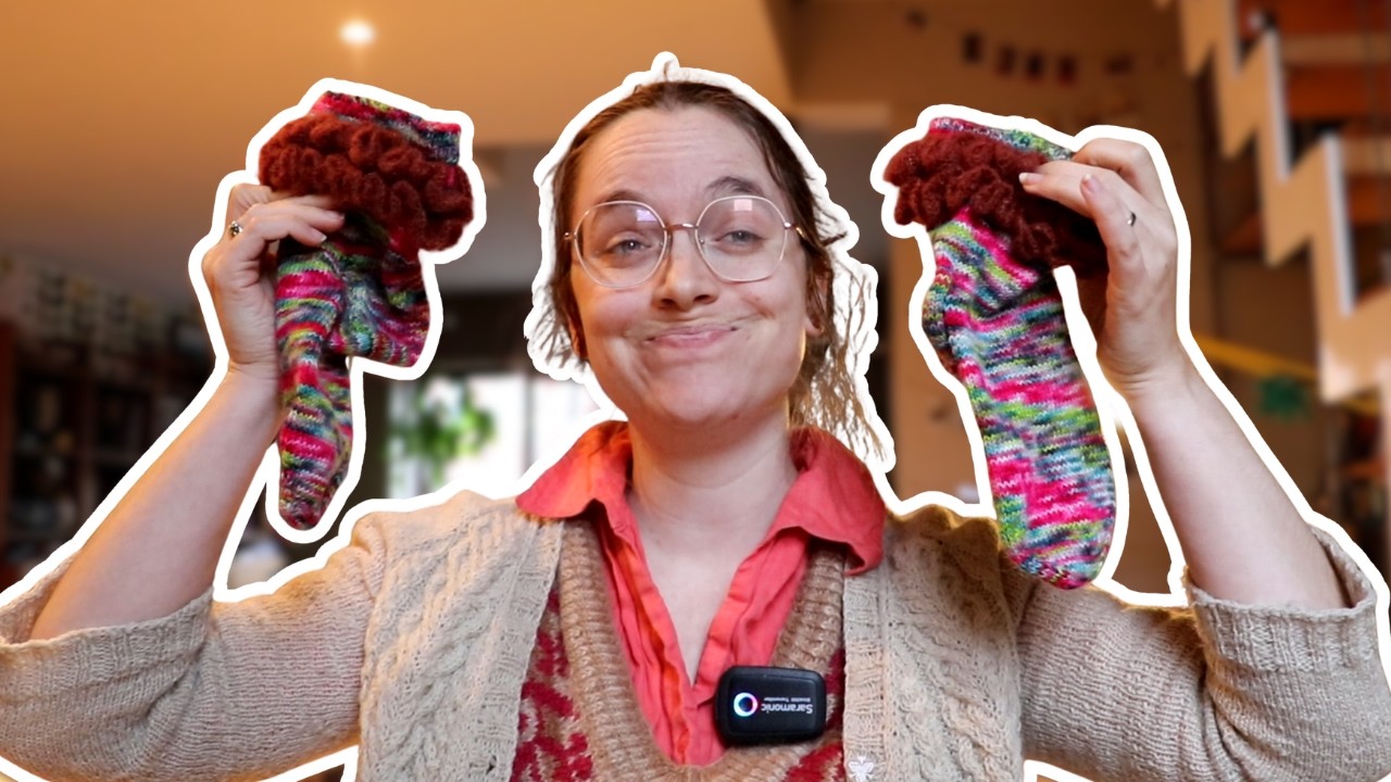 Knitting colourful socks, making mistakes and going to a yarn festival (in that order)